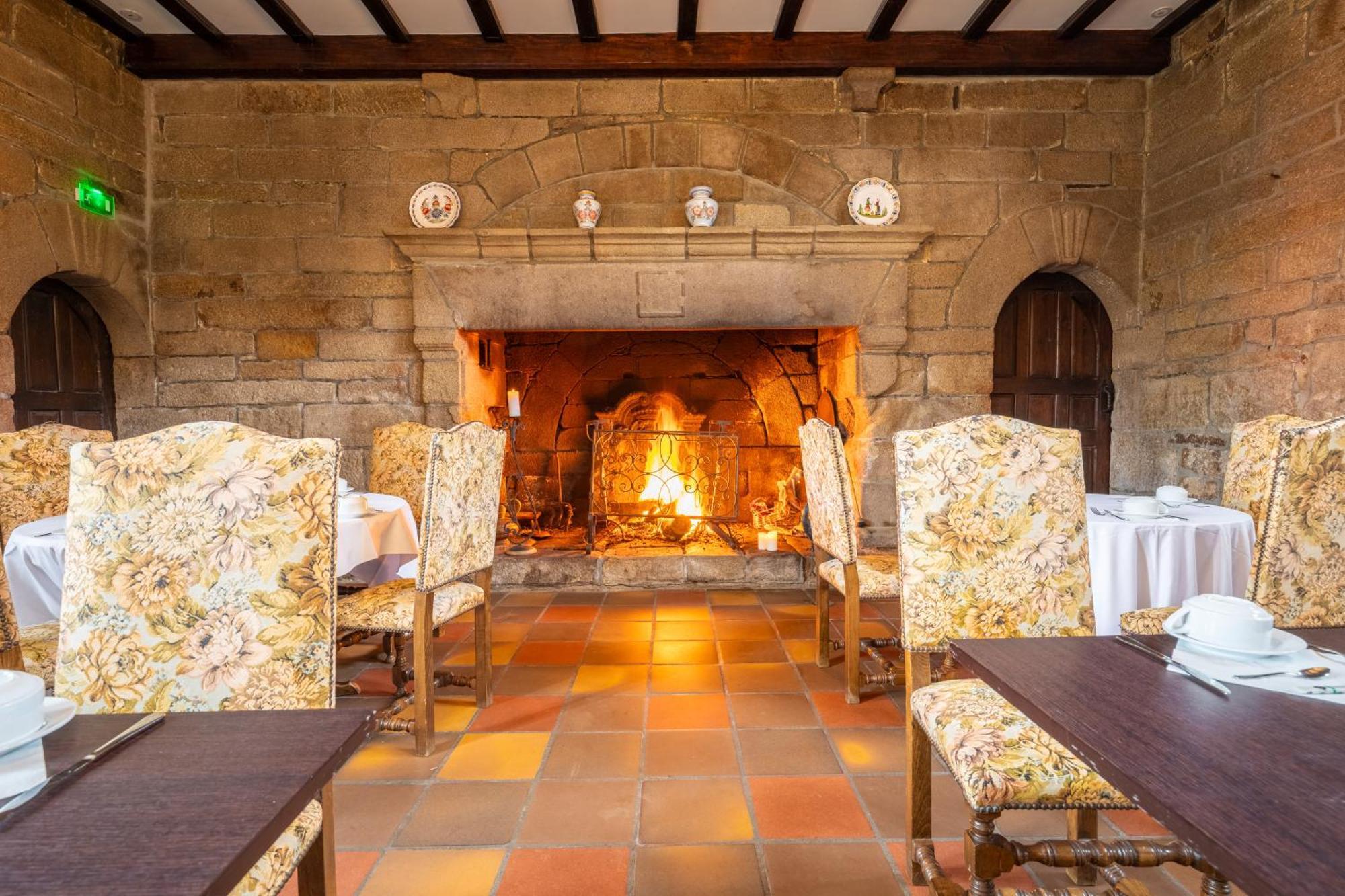 Готель Manoir De Moellien, The Originals Relais Plonevez-Porzay Екстер'єр фото